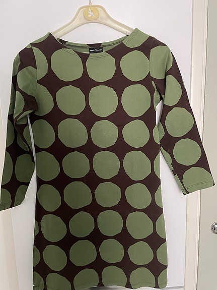 Pienet kivet -tunika, MARIMEKKO