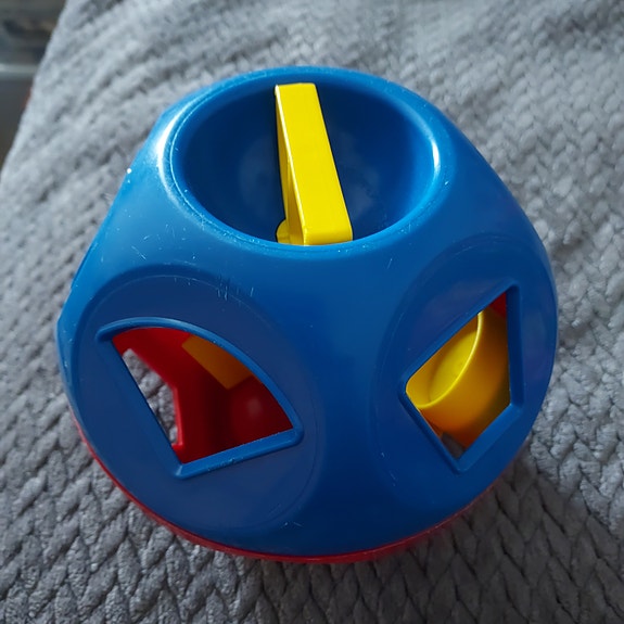 Käytetty tupperipallo.
