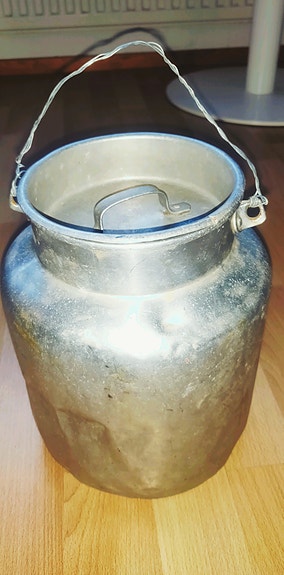 Vintage maito kerma tonkka taipuisalla kahvalla ja kannella