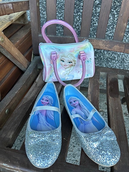 Frozen laukku ja kengät