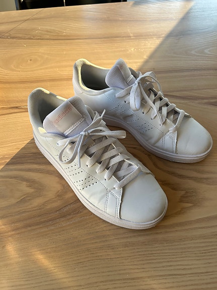 Adidas ADVANTAGE BASE 2.0 - lenkkarit koko 40 valkoinen