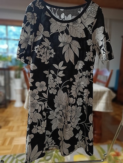 Puuvillakankainen A-linjainen mekko