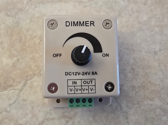 Led 12V himmennin