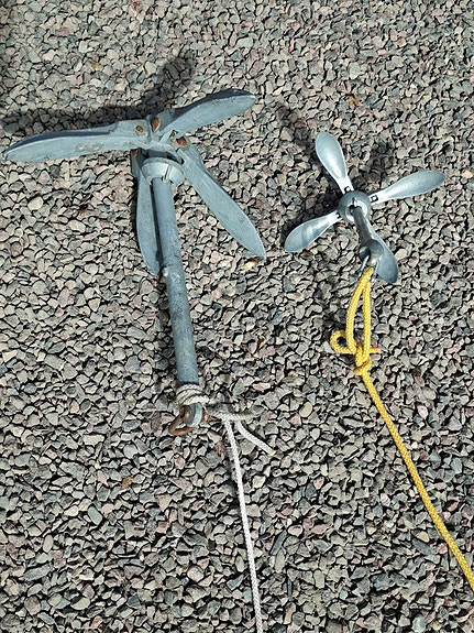 Myydään 7,5 kg ja 1,4 kg naara-ankkurit. Myös erikseen 20 ja 5