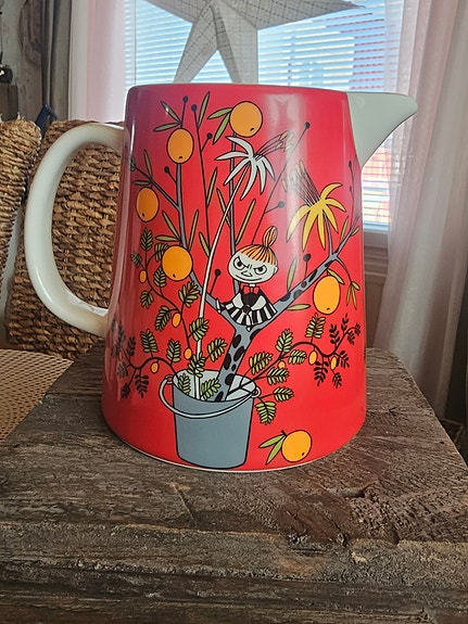 Arabia Muumi kannu punainen keramiikka