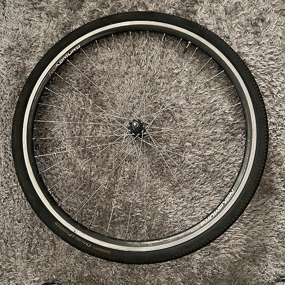 28” / 700C etukiekko + Continental rengas (35C)