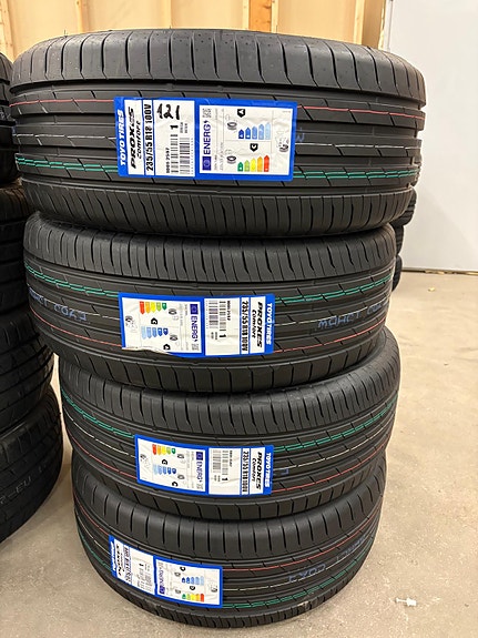235/55R18 Toyo Proxes Comfort 100V uudet