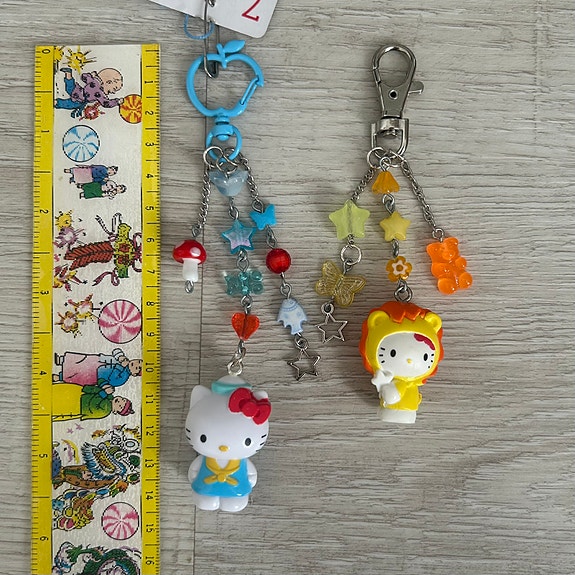 Hello Kitty figuuri avaimenperät