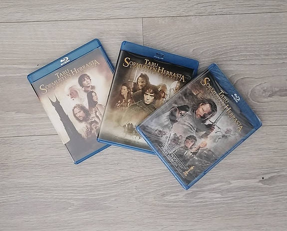 Taru Sormusten herrasta trilogia