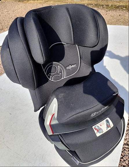 Cybex Juno 2-Fix turvaistuin 9-18 kg musta