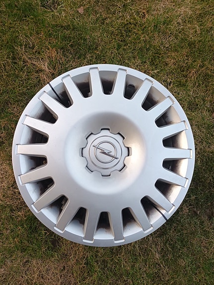 Opel 16 tuuman pölykapselit