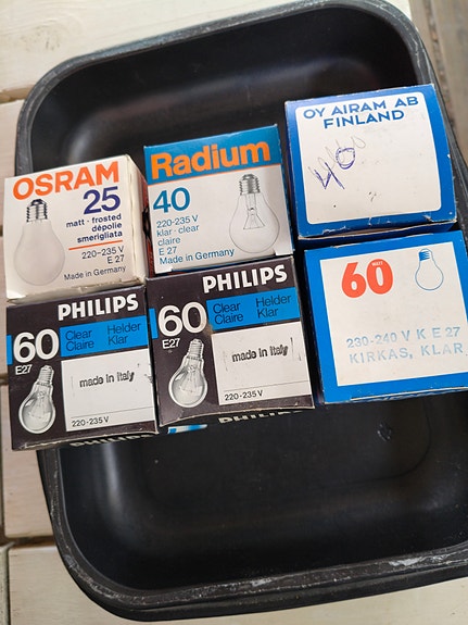 Osram, Philips, Radium ym. hehkulamppuja E27-kannalla