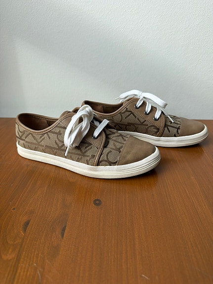 Calvin Klein tennarit koko 36 ruskea