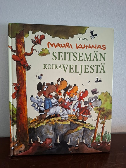Mauri Kunnas Seitsemän koiraveljestä-kirja