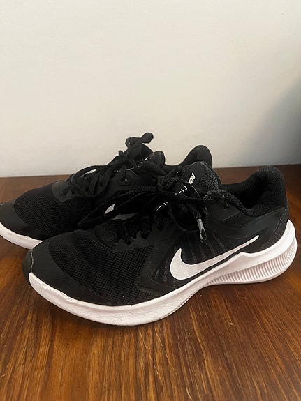 Nike juoksulenkkarit koko 35,5 unisex