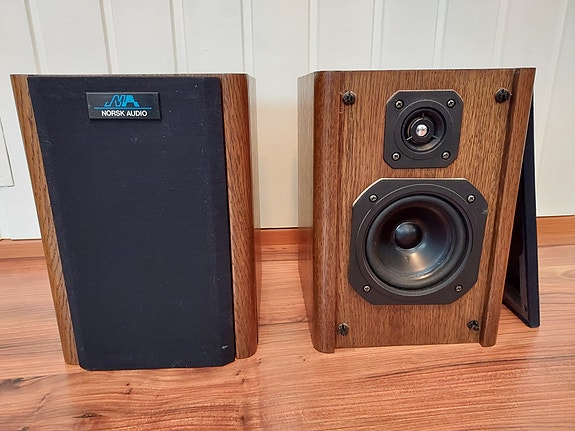 Pioneer viritinvahvistin ja kaiuttimet