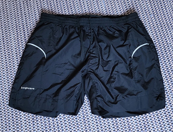 Urheilu shortsit S