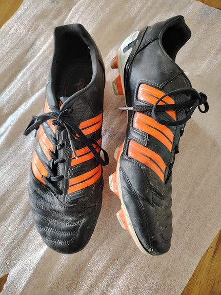 Adidas-Predator-jalkapallokengät