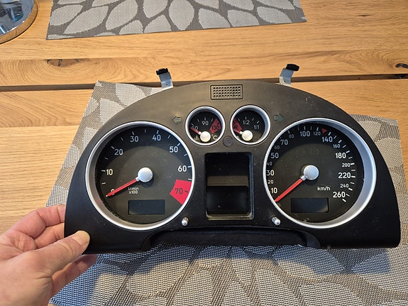 audi TT mittaristo (täysin ehjä)