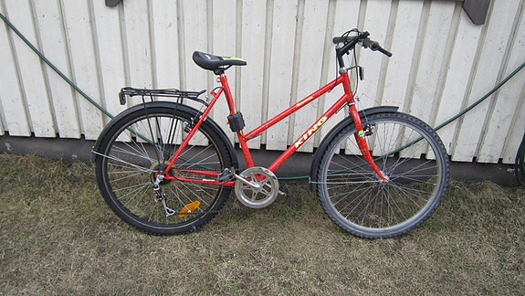 naistenpyörä 26" 6vaihdetta