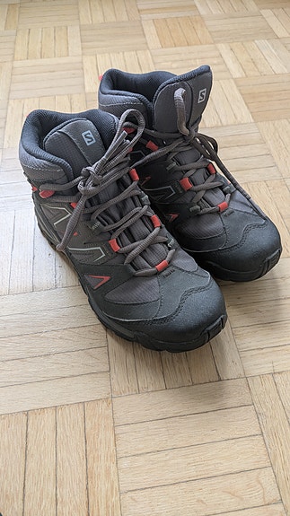 Salomon vaelluskengät 36.5