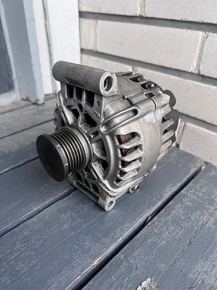 Valeo laturi FG15T072 – kunnostettu