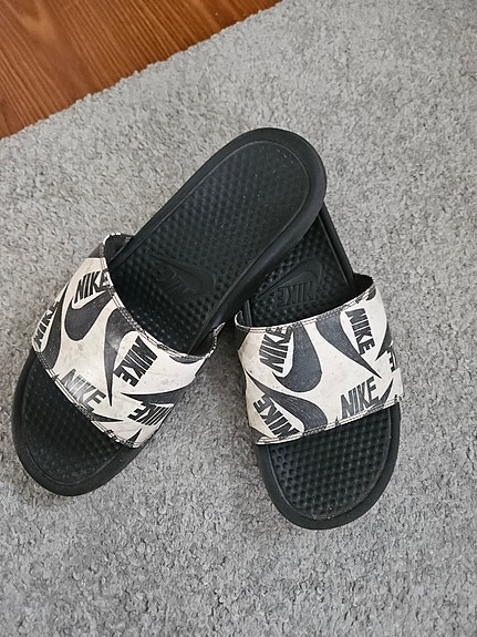Nike släpärit, koko 44-45