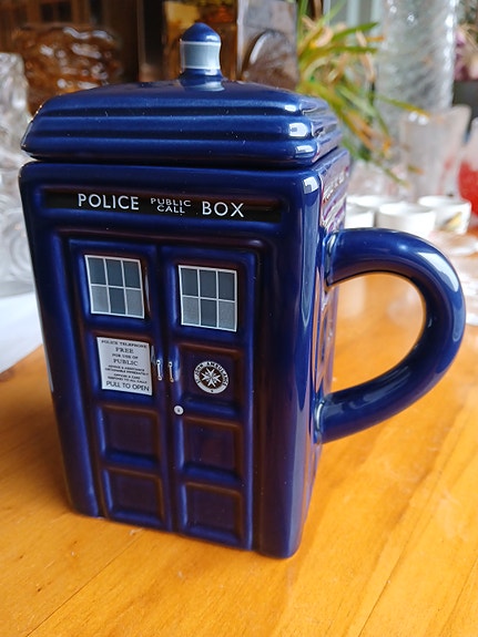 Dr Who Tardis Muki