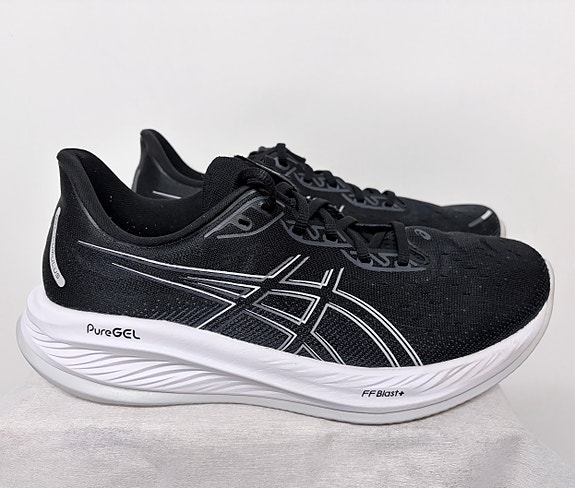 Asics Gel-Cumulus 26 koko 44,5 juoksukengät
