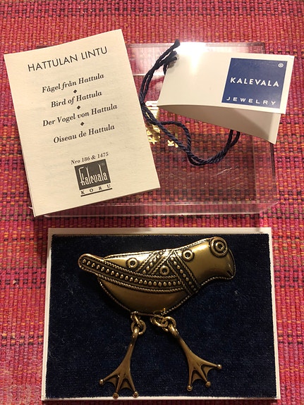 Kalevala koru Hattulan lintu rintaneula