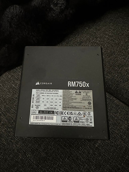 Corsair rm750x virtalähde
