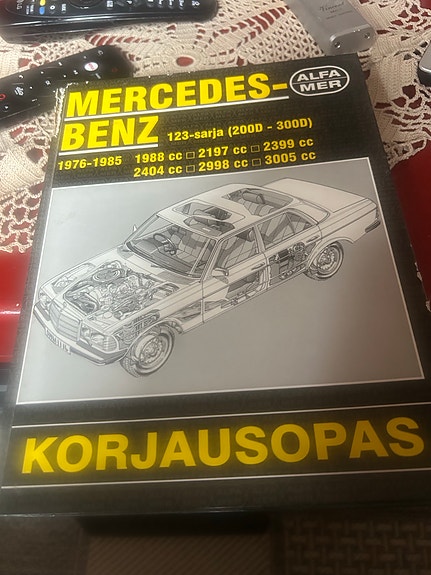 Mercedes-Benz 123-sarja korjausopas 1976–1985