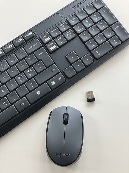 Logitech näppäimistö MK235 sekä hiiri M170