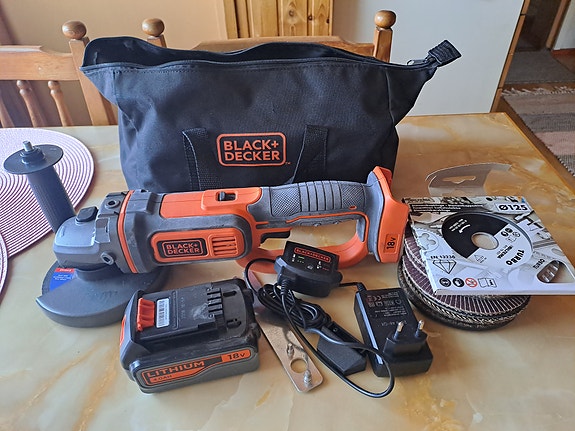 Kulmahiomakone akku käyttöinen Black+ Decker 18V