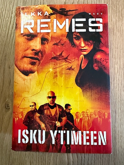 Ilkka Remes Isku ytimeen kirja