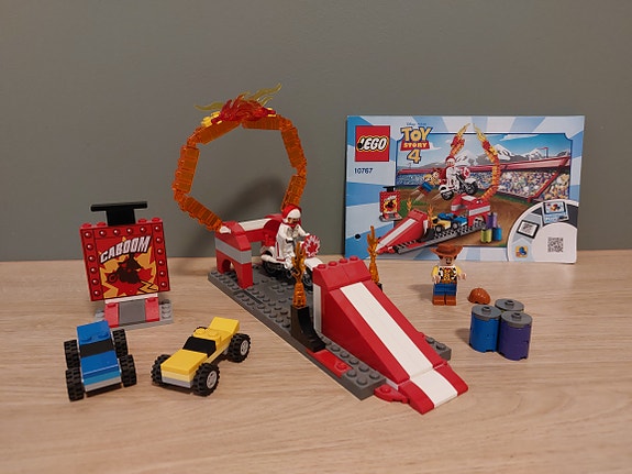 LEGO Toy Story Duke Caboomin Temppushow