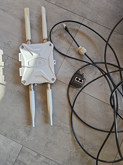 OutdoorRouter EZR33L-E6 4G modeemi
