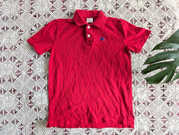 Abercrombie Kids pikeepaita koko 10 v. punainen