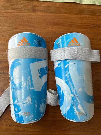 Säärisuojat Adidas f50