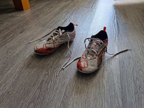 Puma Ultra jalkapallokengät, koko 37