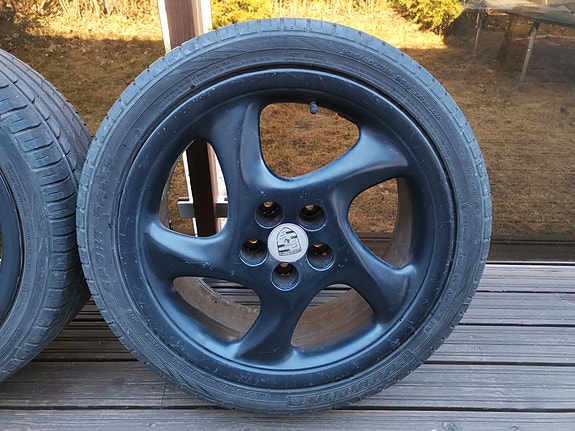 18” vanteet kesärenkailla 235/40R18