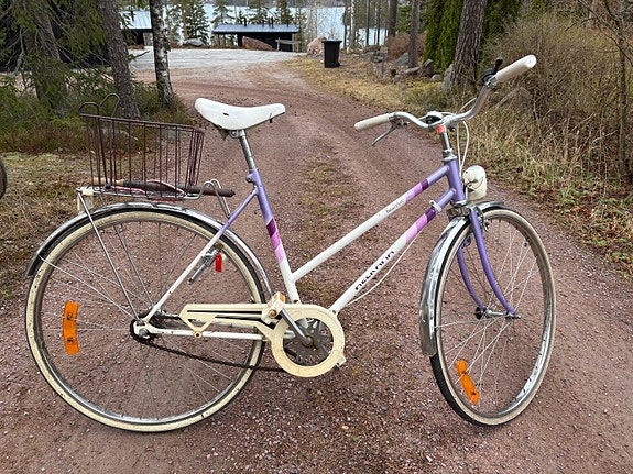 Helkama naisten kaupunkipyörä 28" koko M