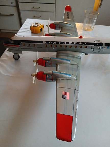 Peltinen lentokone DC 6 made in Japan