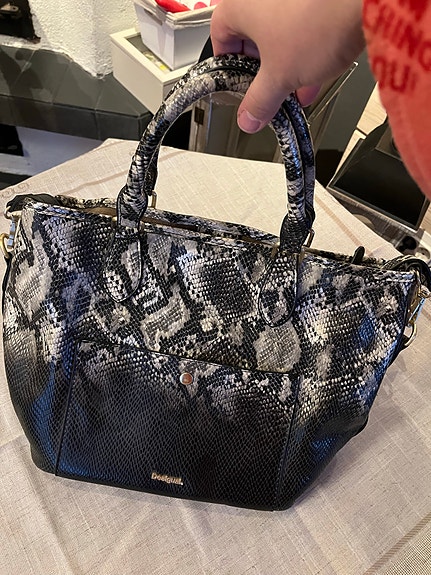 Desigual laukku