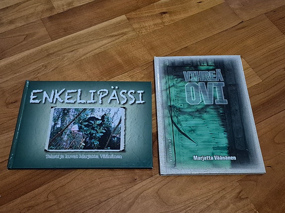 Marjatta Väänänen - Enkeli pässi ja Vihreä ovi kirjat #3372