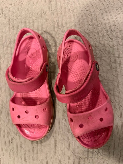 Pinkit tyttöjen Crocs sandaalit koko C 13
