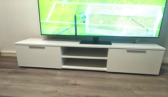 Korkeakiilto TV taso