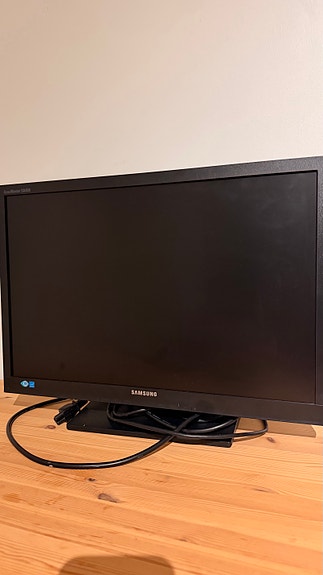 Samsung 24" näyttö