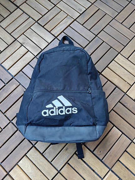 Adidas kangasreppu musta