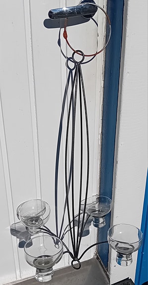 Kaunis tuikkulasiteline puutarhaan